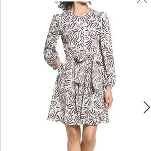 ELIZA J LEAF PRINT PEBBLE CREPE DRESS